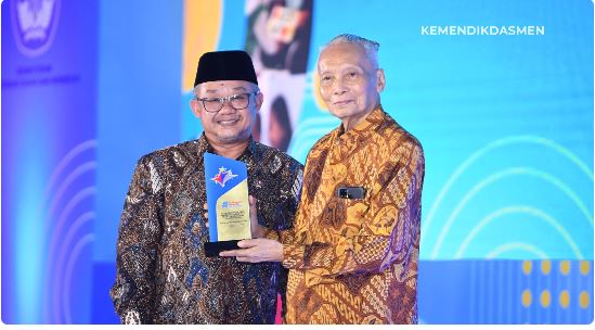Daftar Penerima Penghargaan dan Apresiasi Malam Tasyakuran Hardiknas 2025